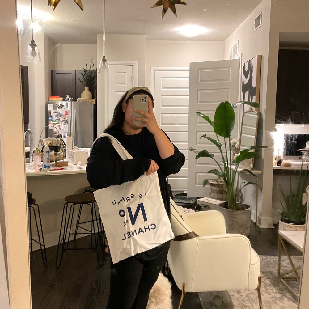 Chanel Canvas Tote (RARE) - Picture 2 of 4